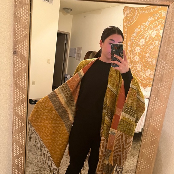 Colorful Rowan - Picture 2 of 2